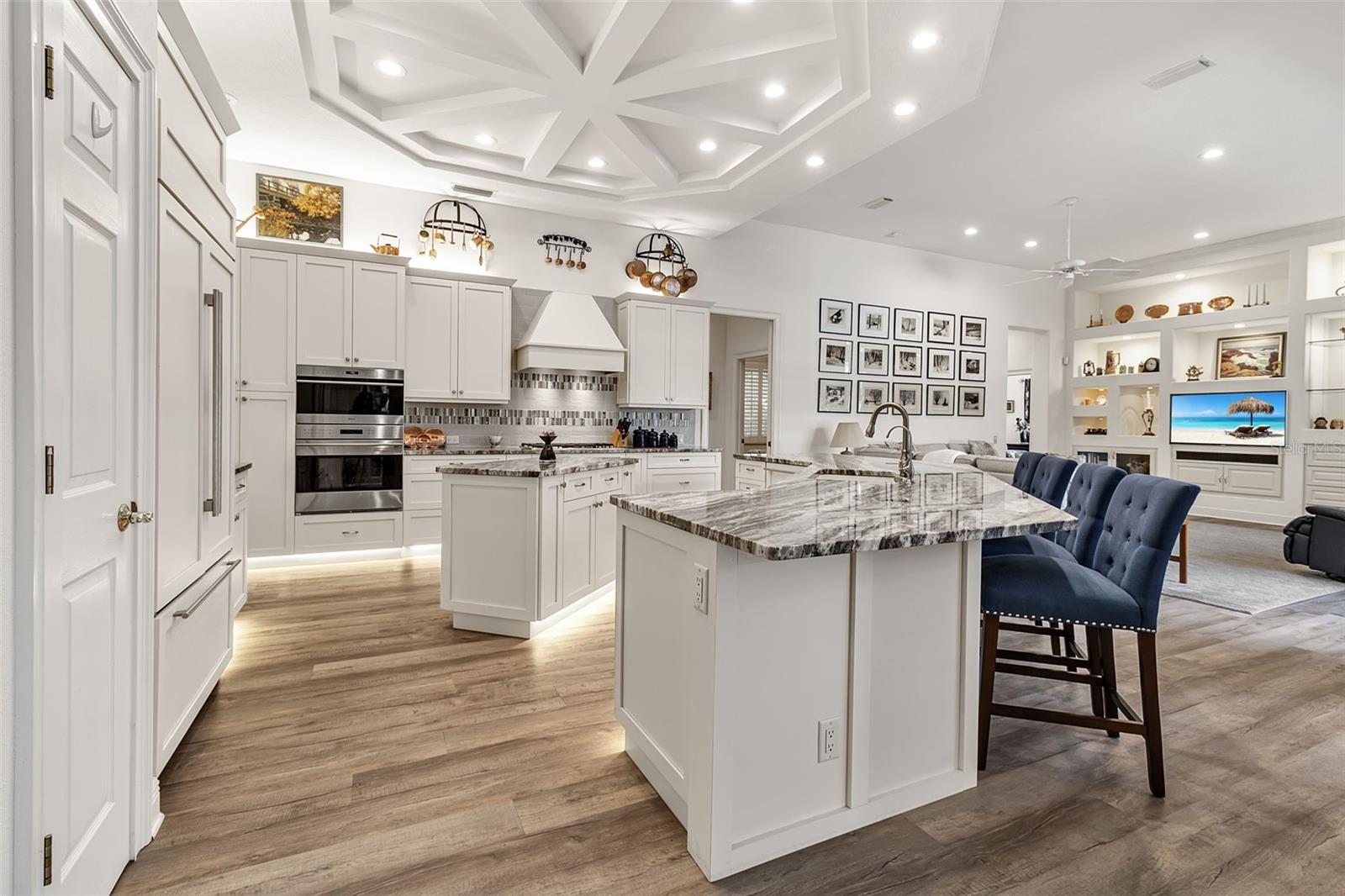 362 MACEWEN DR — photo 8