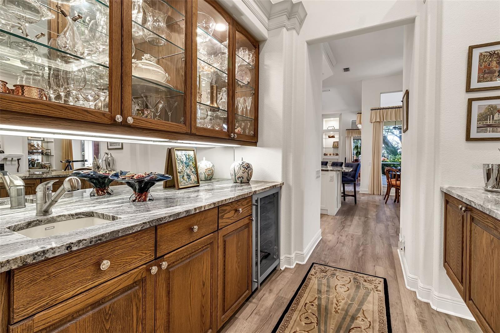 362 MACEWEN DR — photo 6
