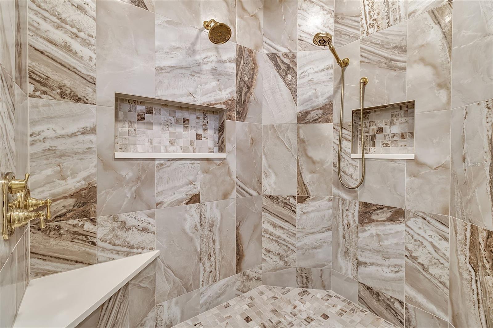 362 MACEWEN DR — photo 31