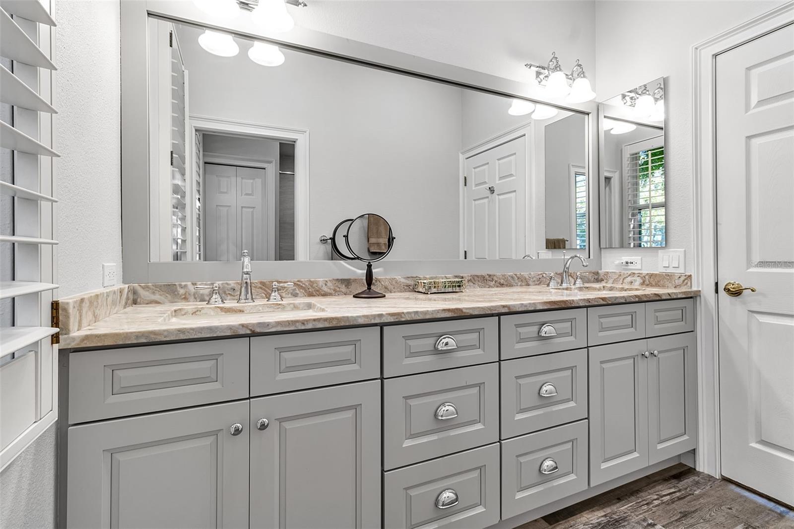 362 MACEWEN DR — photo 19