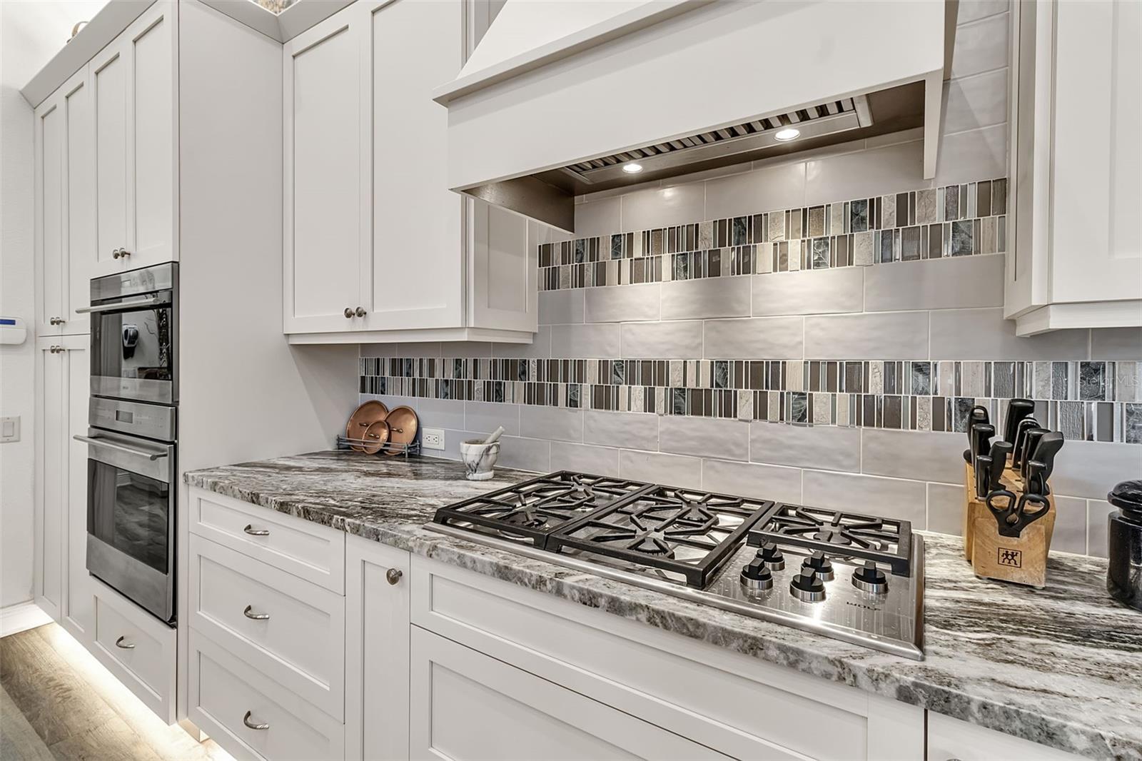 362 MACEWEN DR — photo 11