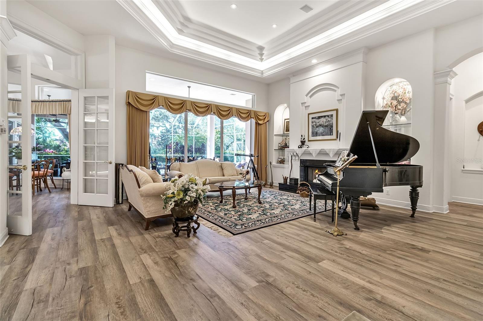 362 MACEWEN DR — photo 4