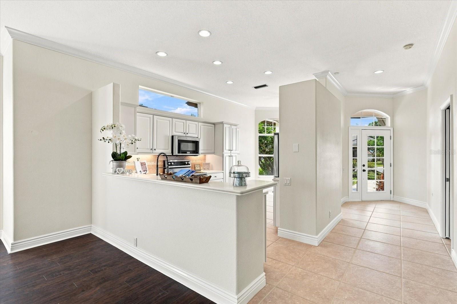 10209 SILVERADO CIR — photo 14