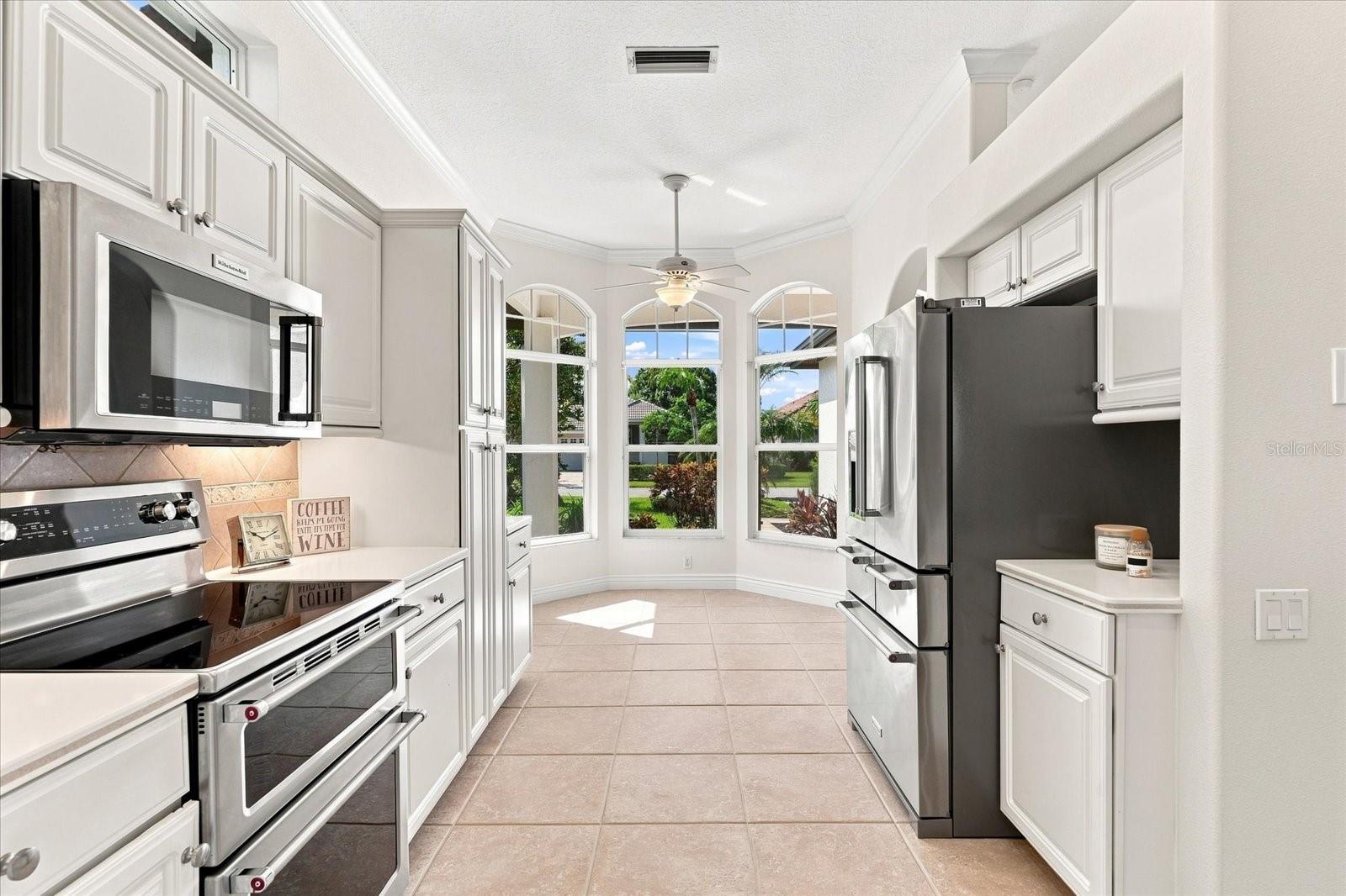 10209 SILVERADO CIR — photo 11