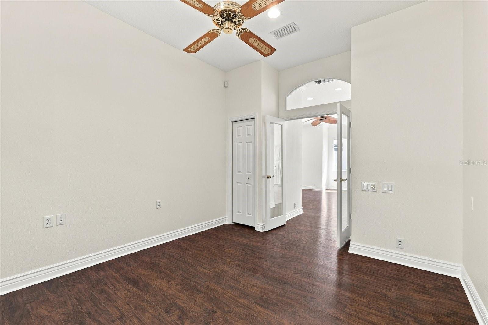 10209 SILVERADO CIR — photo 32