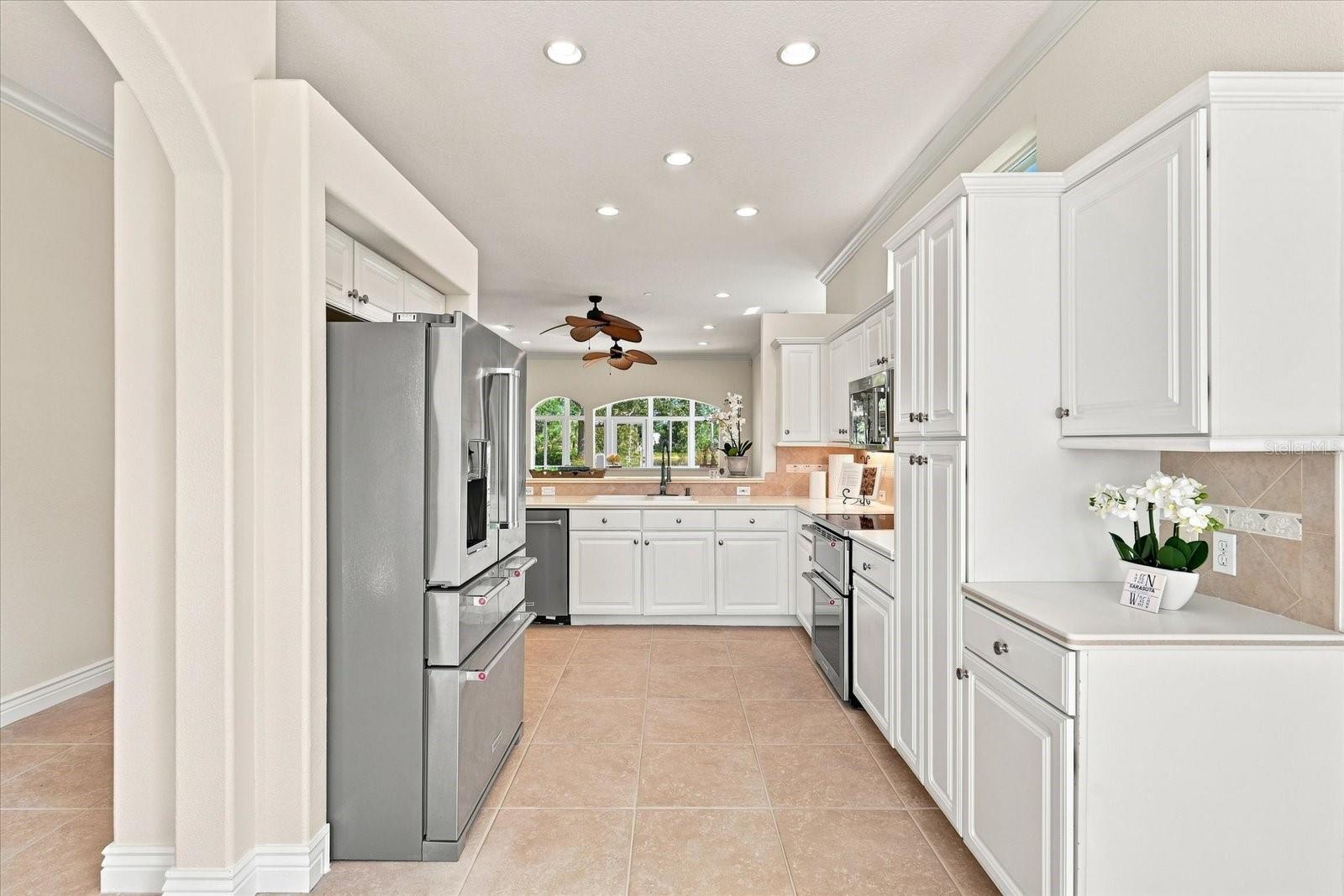 10209 SILVERADO CIR — photo 13