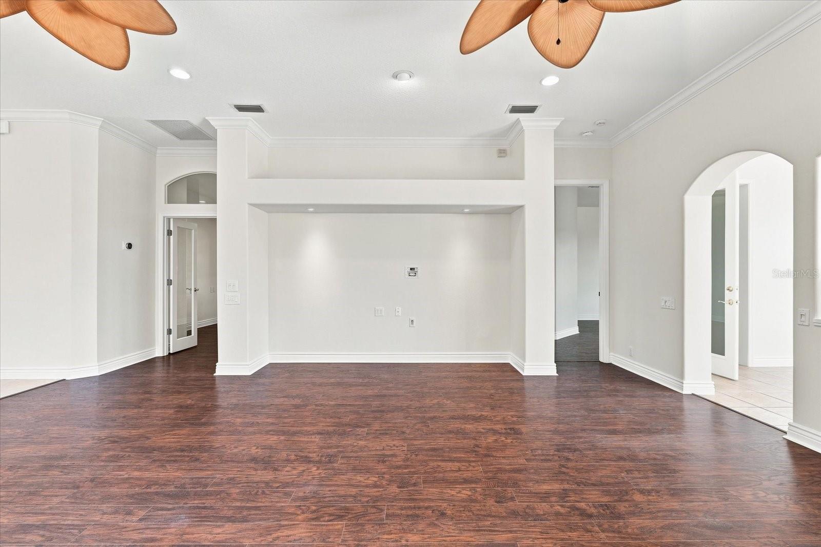 10209 SILVERADO CIR — photo 18