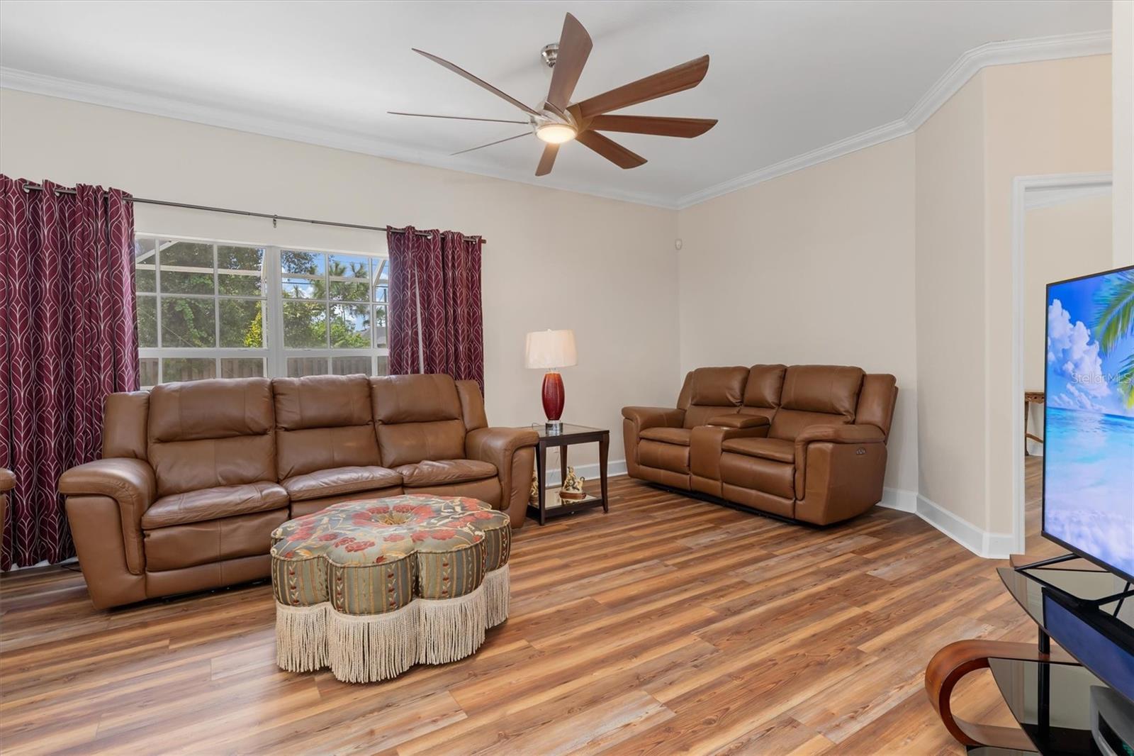 4131 MAGENTA AVE — photo 3