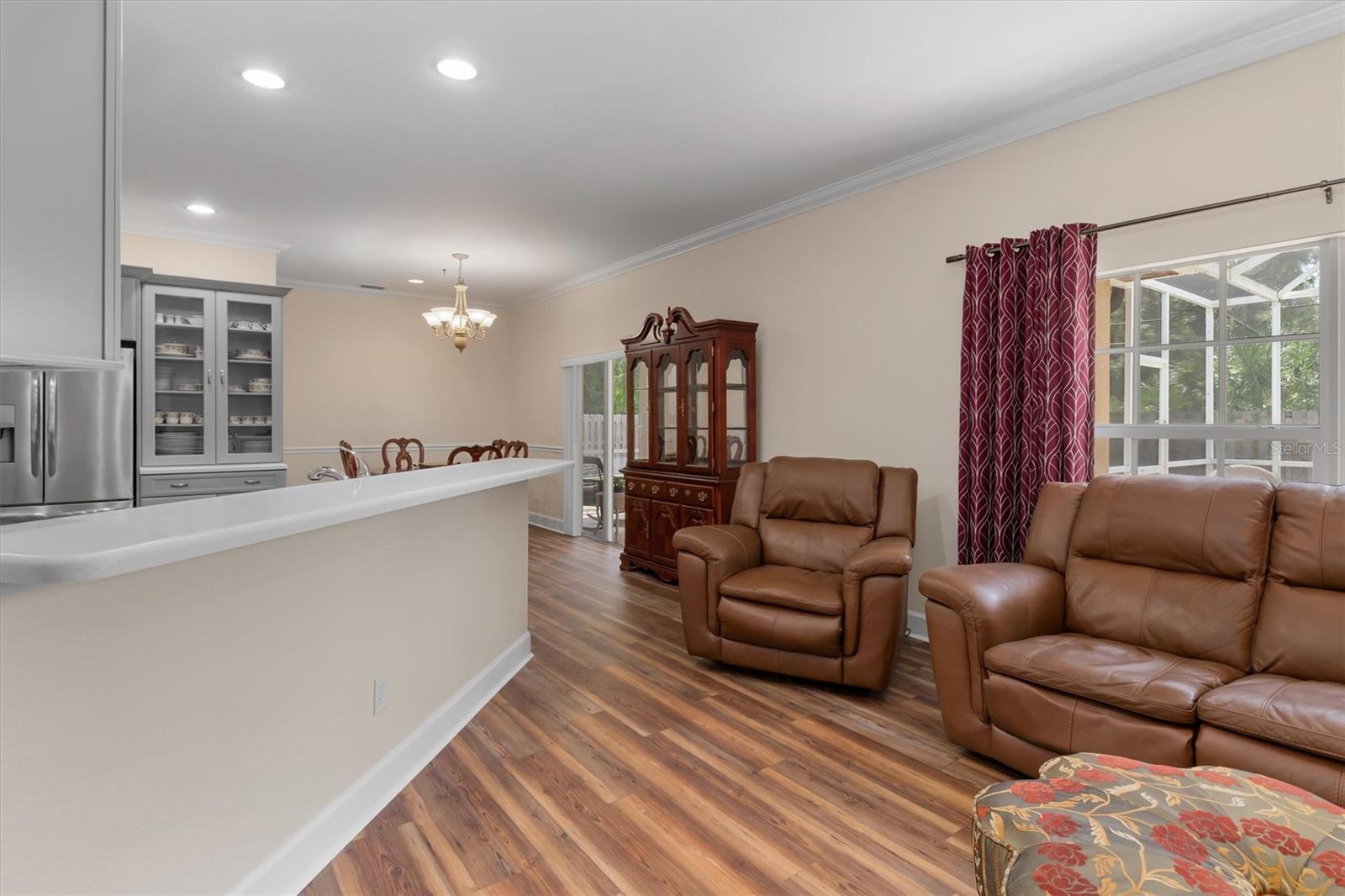 4131 MAGENTA AVE — photo 5
