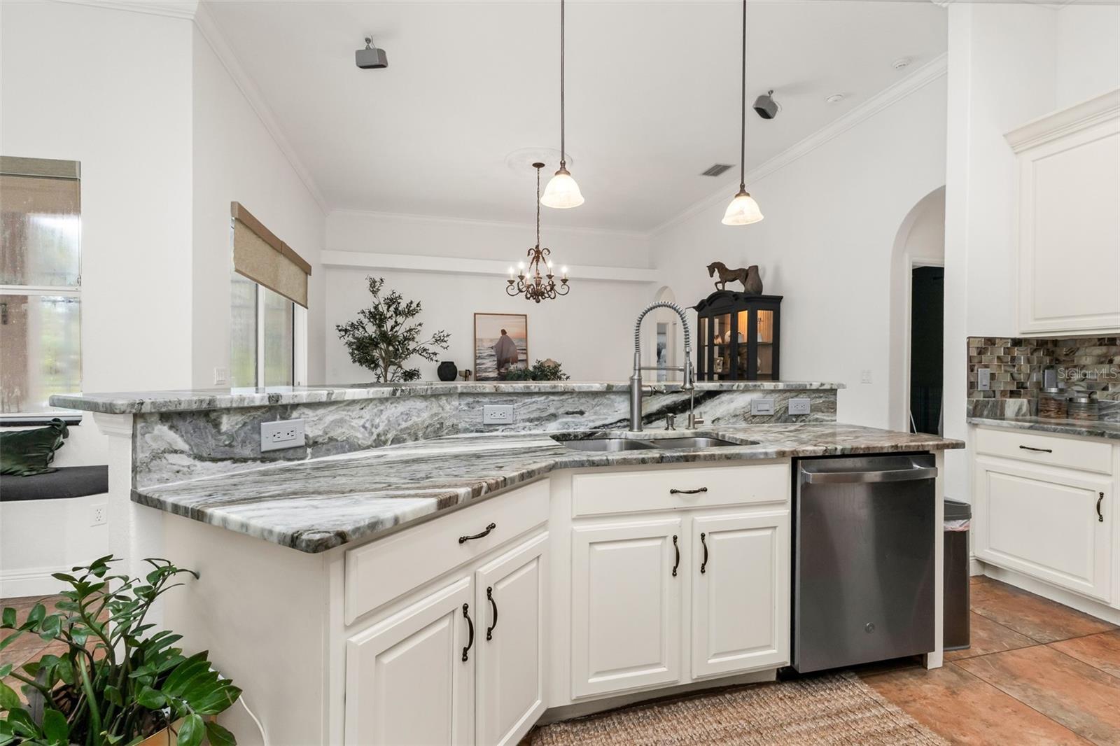 3605 TROPICAIRE BLVD — photo 34