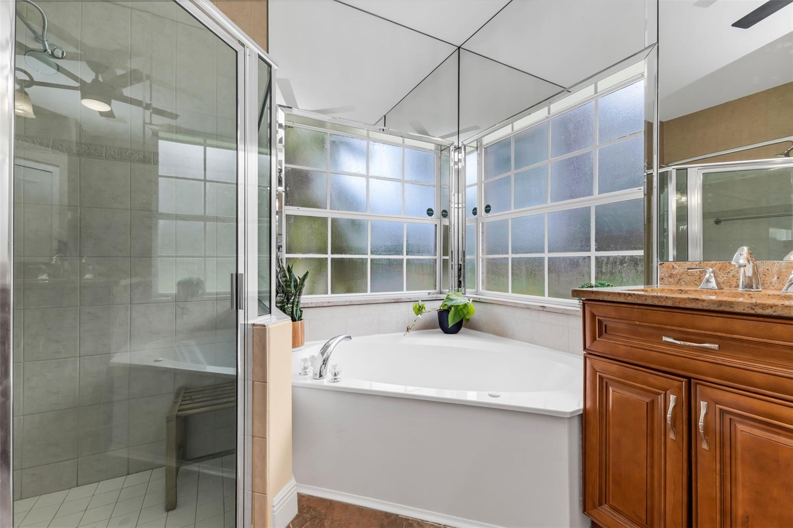 3605 TROPICAIRE BLVD — photo 24