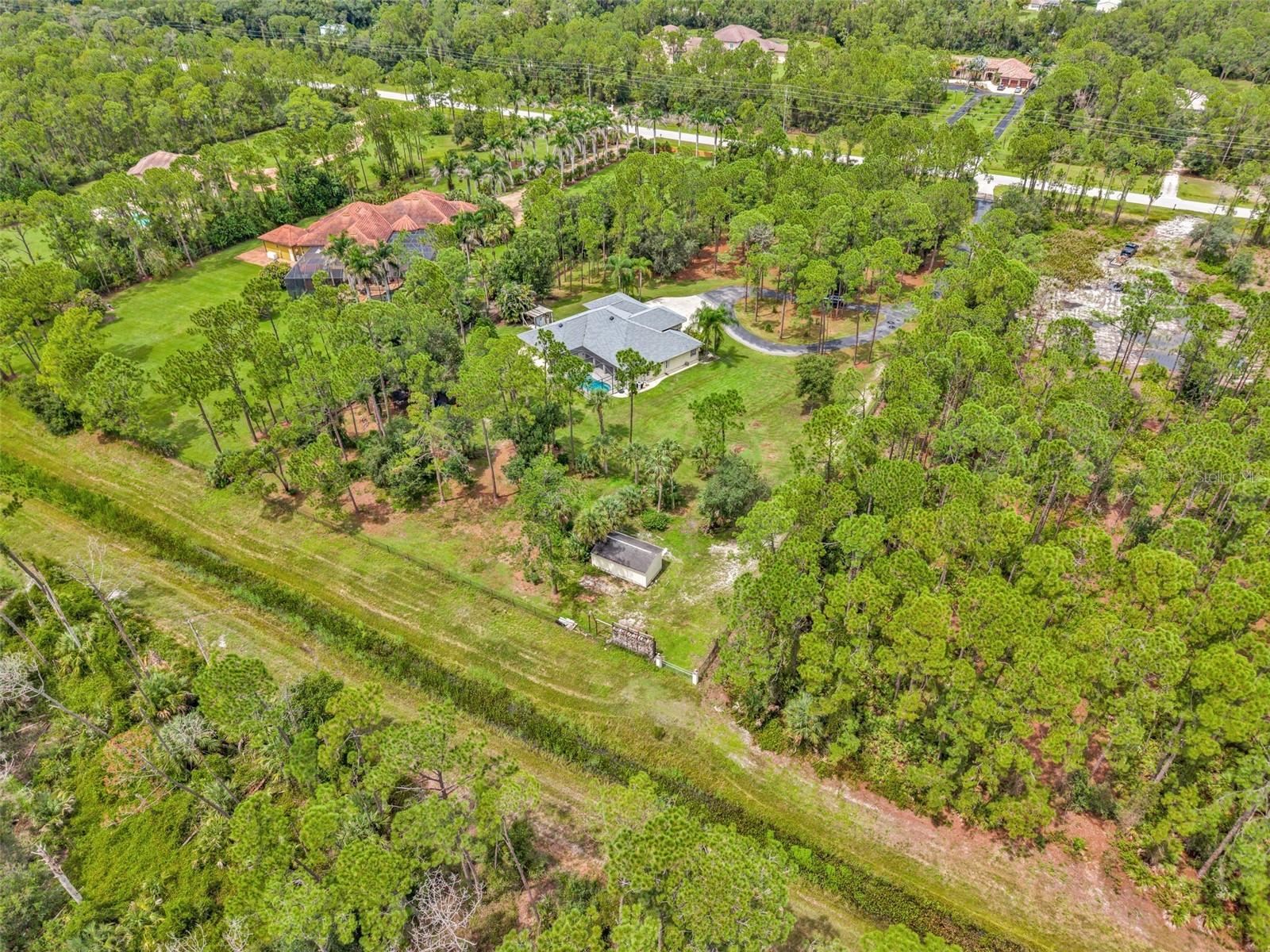 3605 TROPICAIRE BLVD — photo 73
