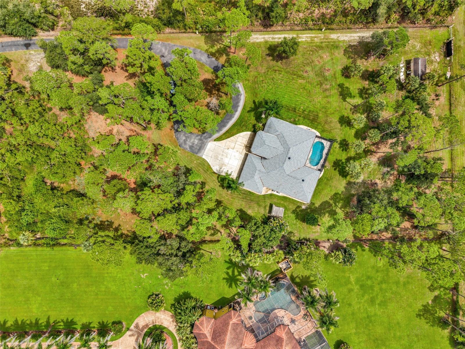 3605 TROPICAIRE BLVD — photo 2