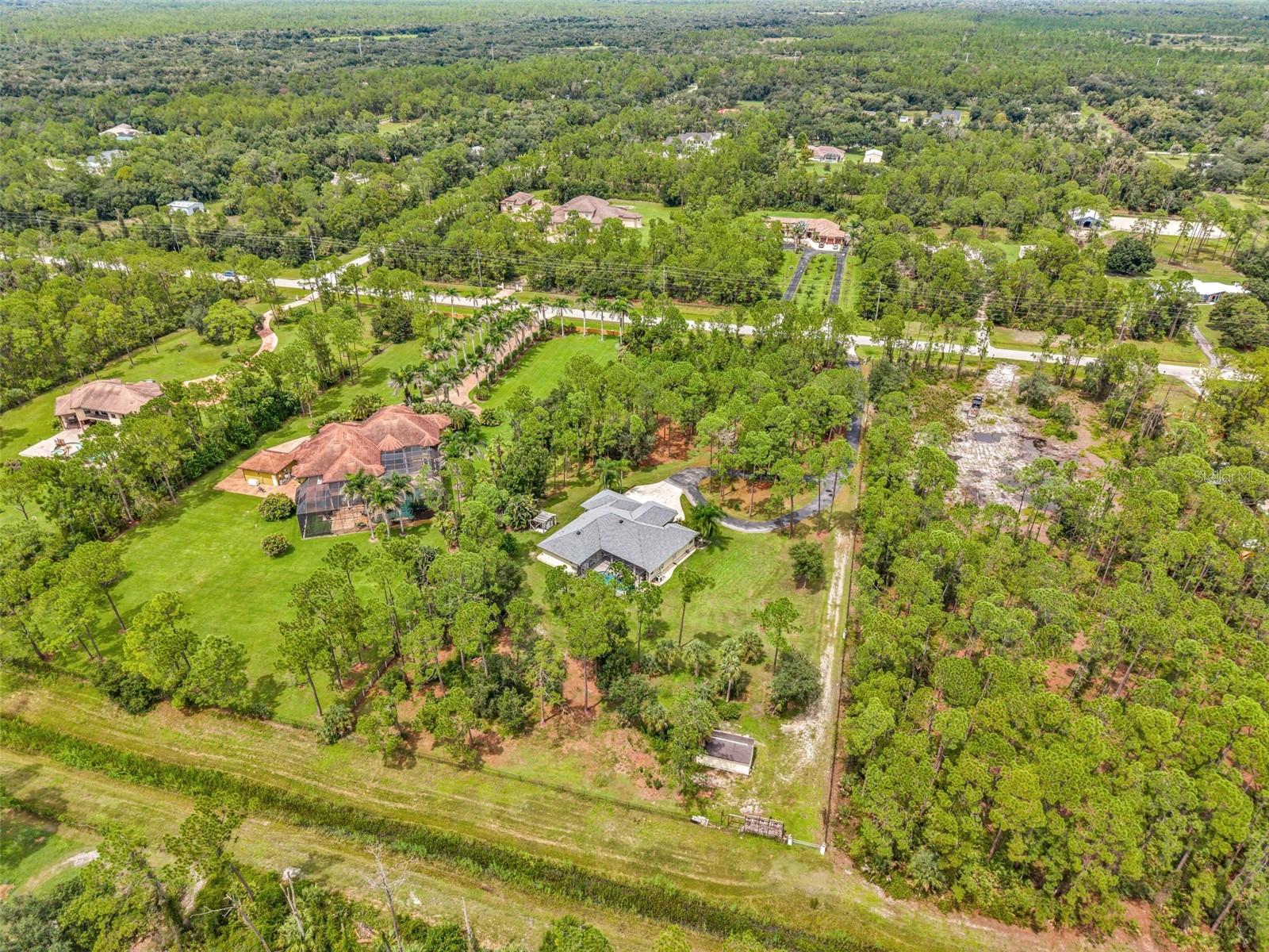 3605 TROPICAIRE BLVD — photo 76