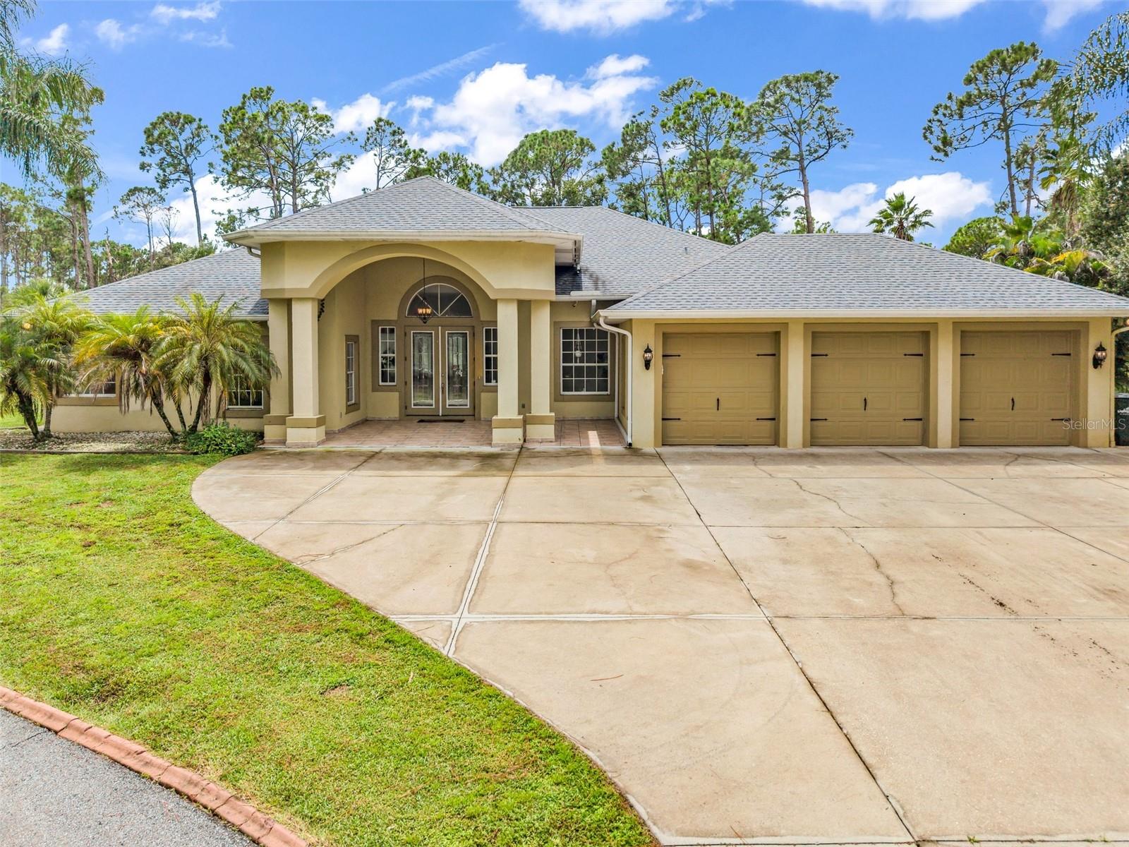 3605 TROPICAIRE BLVD — photo 3