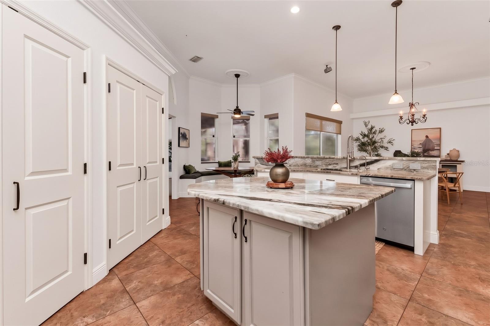 3605 TROPICAIRE BLVD — photo 33