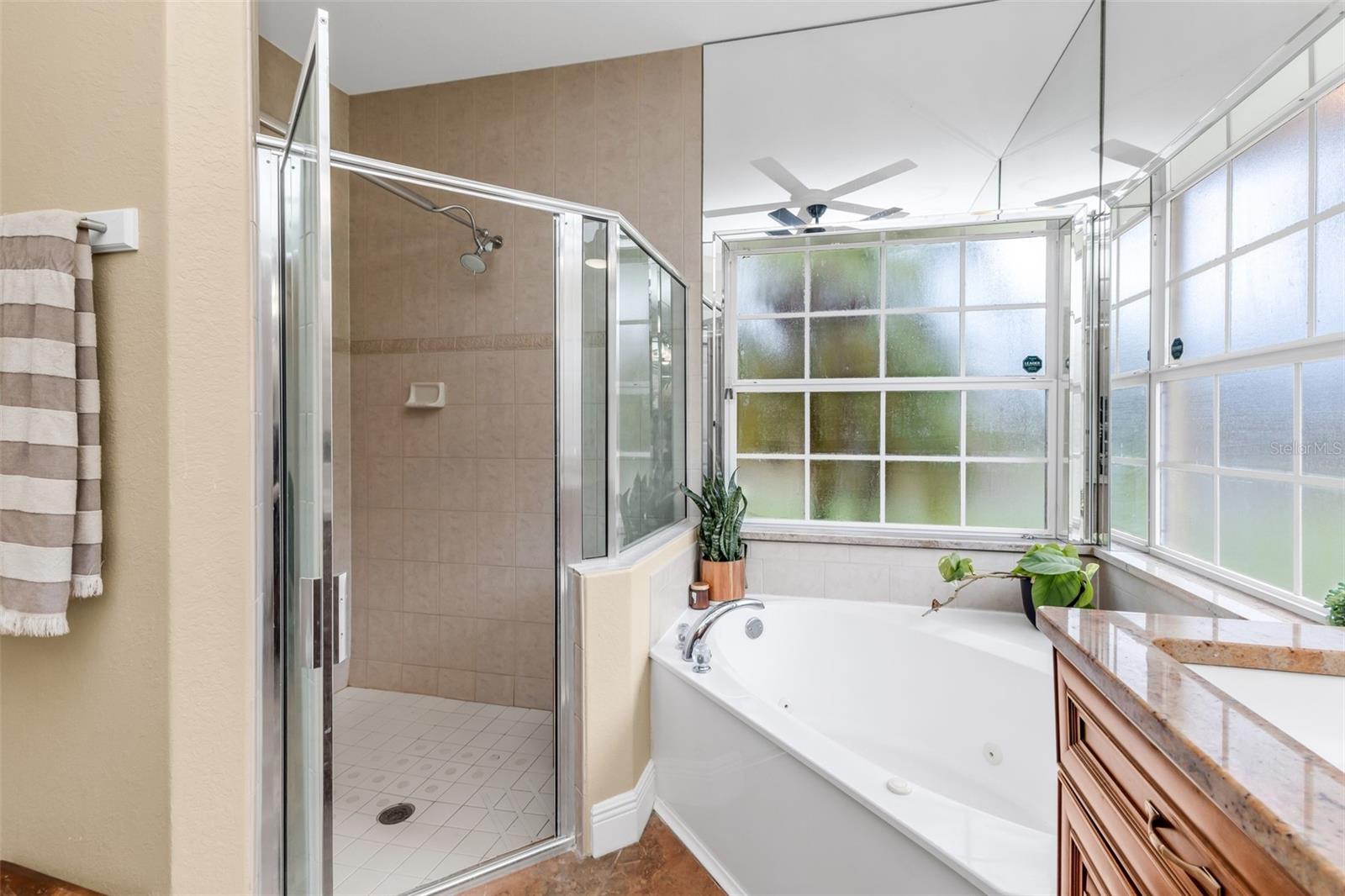 3605 TROPICAIRE BLVD — photo 26