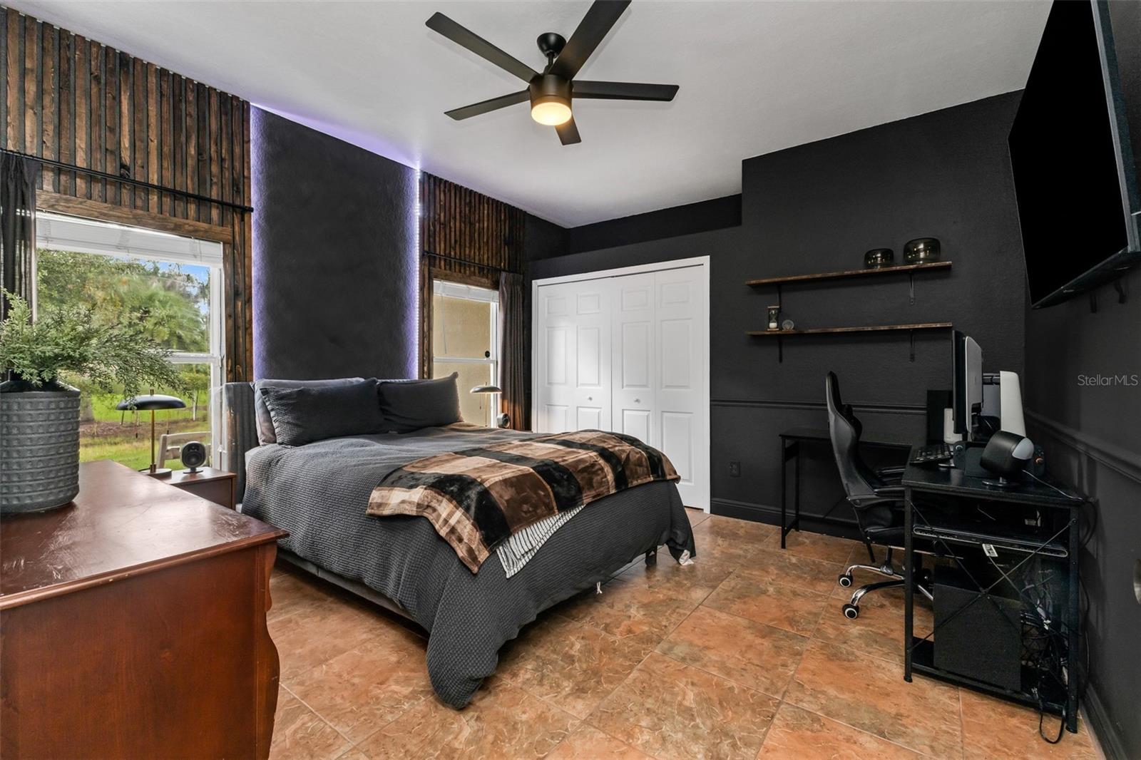 3605 TROPICAIRE BLVD — photo 56