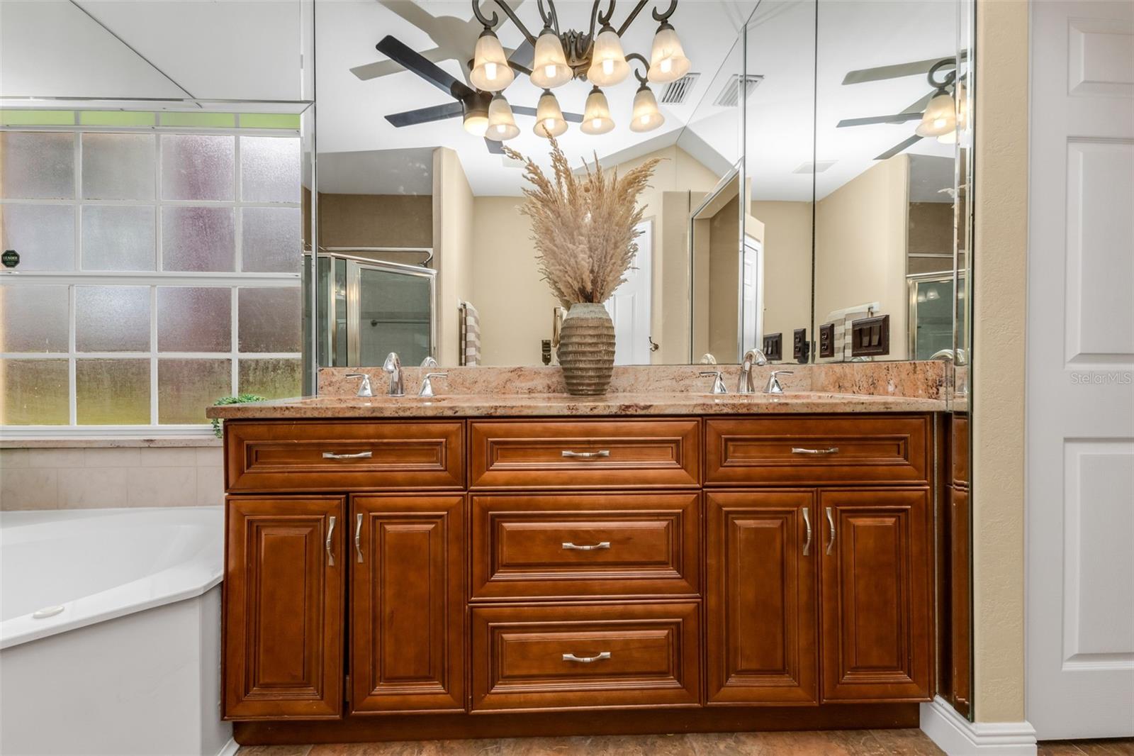 3605 TROPICAIRE BLVD — photo 25