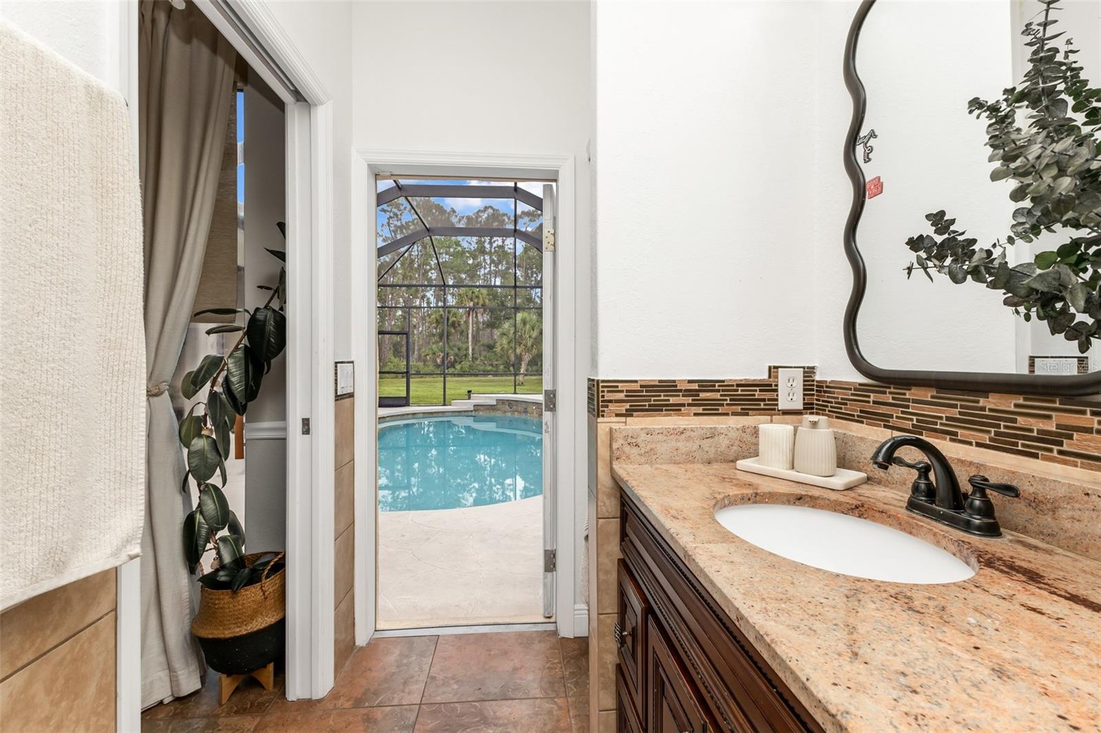 3605 TROPICAIRE BLVD — photo 46