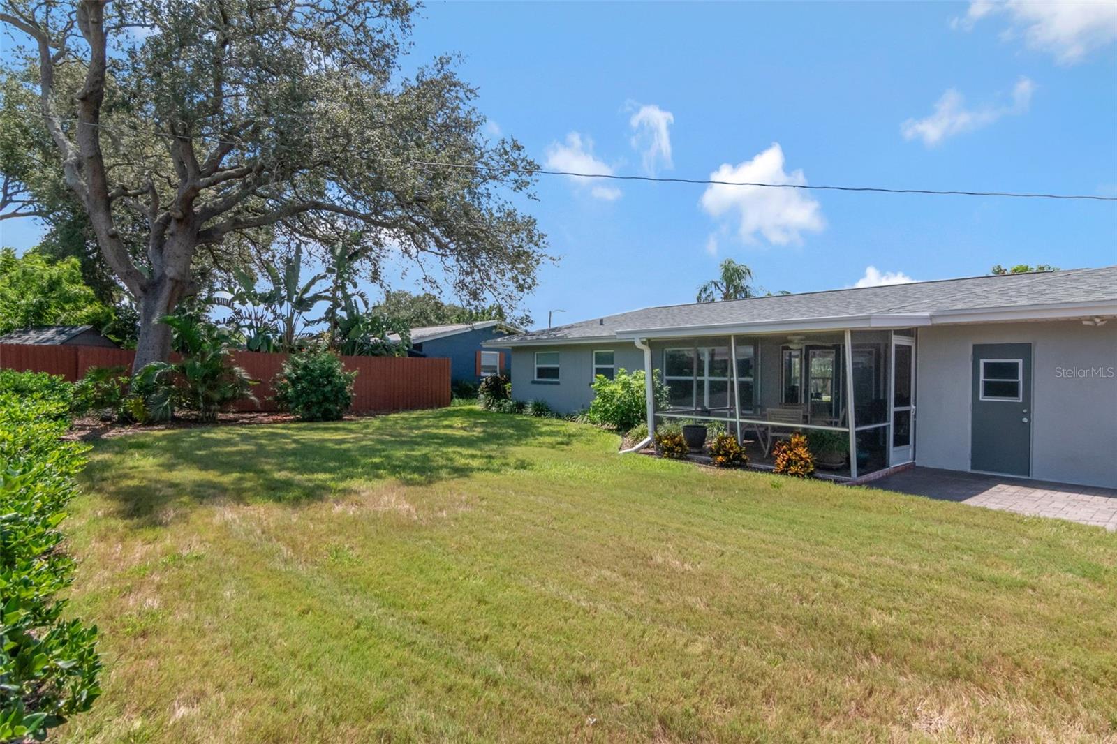 1851 LOMBARDY DR — photo 30