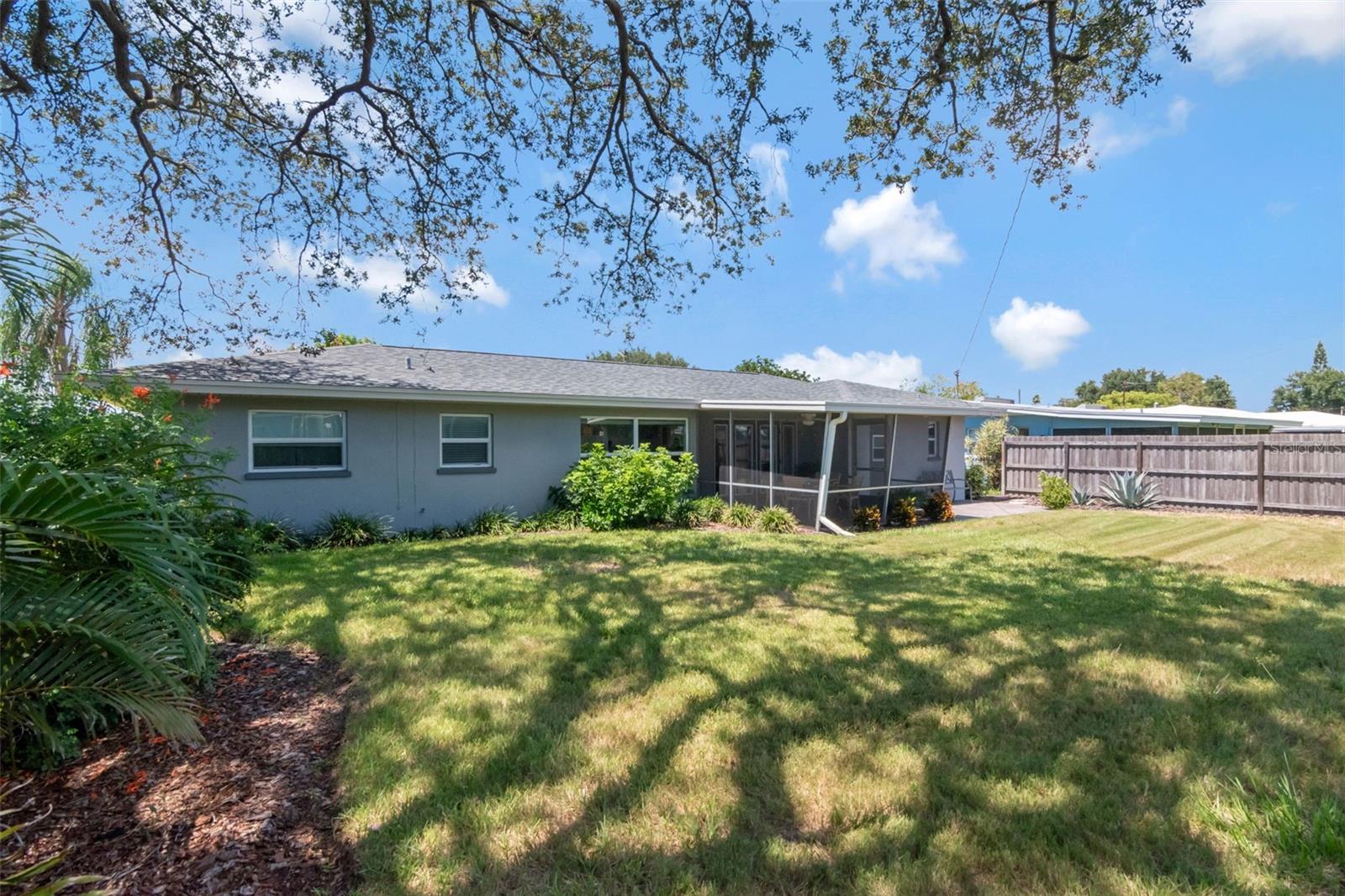 1851 LOMBARDY DR — photo 31
