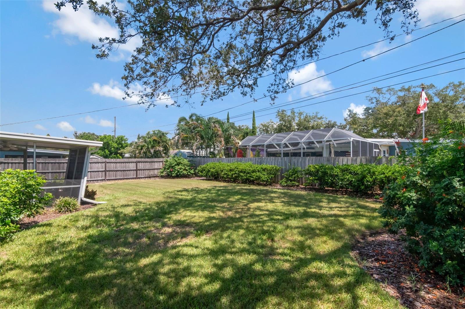 1851 LOMBARDY DR — photo 32