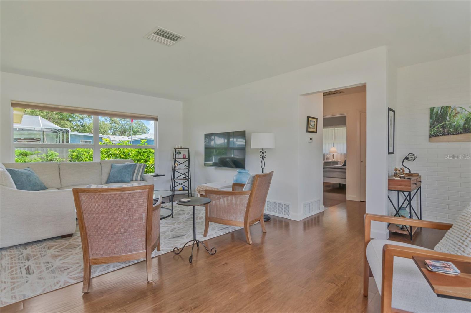 1851 LOMBARDY DR — photo 8