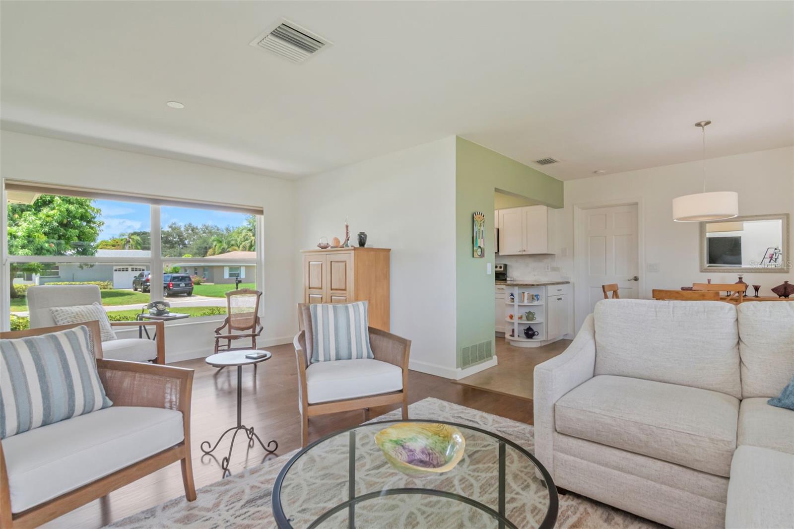 1851 LOMBARDY DR — photo 11