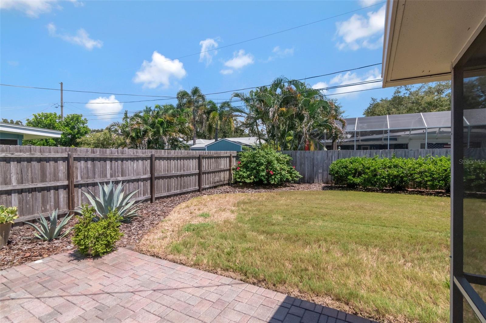 1851 LOMBARDY DR — photo 27