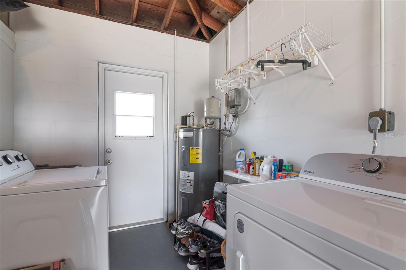 1851 LOMBARDY DR — photo 23