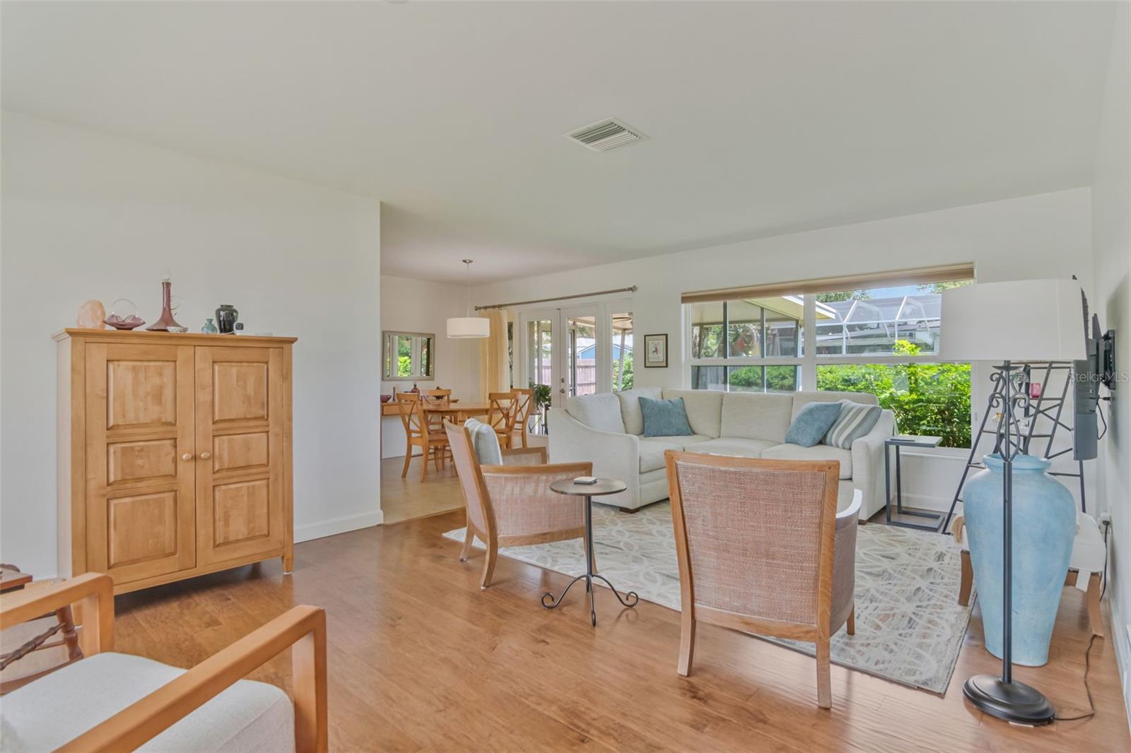 1851 LOMBARDY DR — photo 9