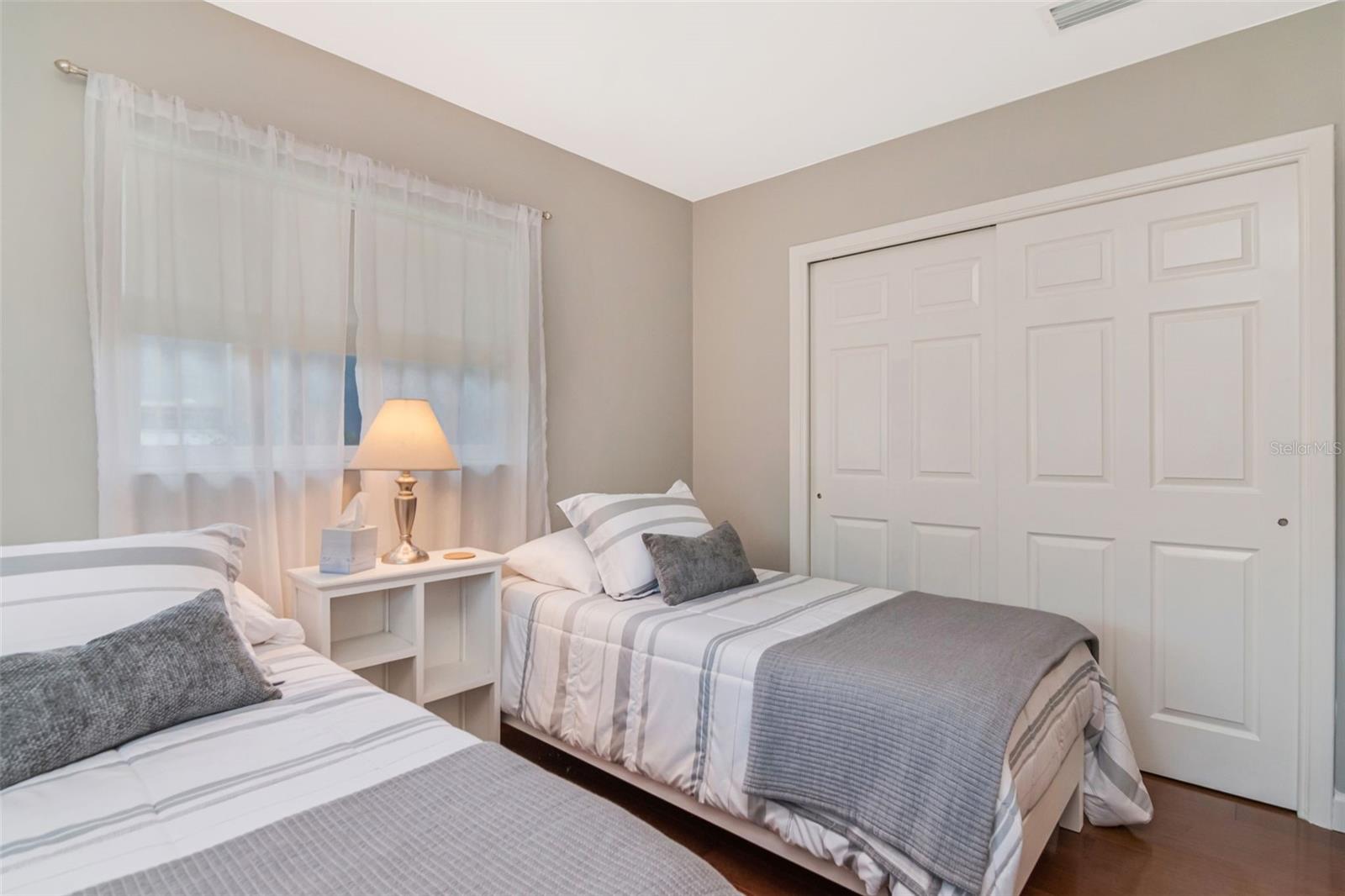 1851 LOMBARDY DR — photo 20