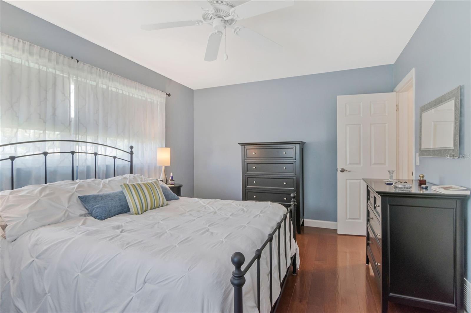 1851 LOMBARDY DR — photo 18