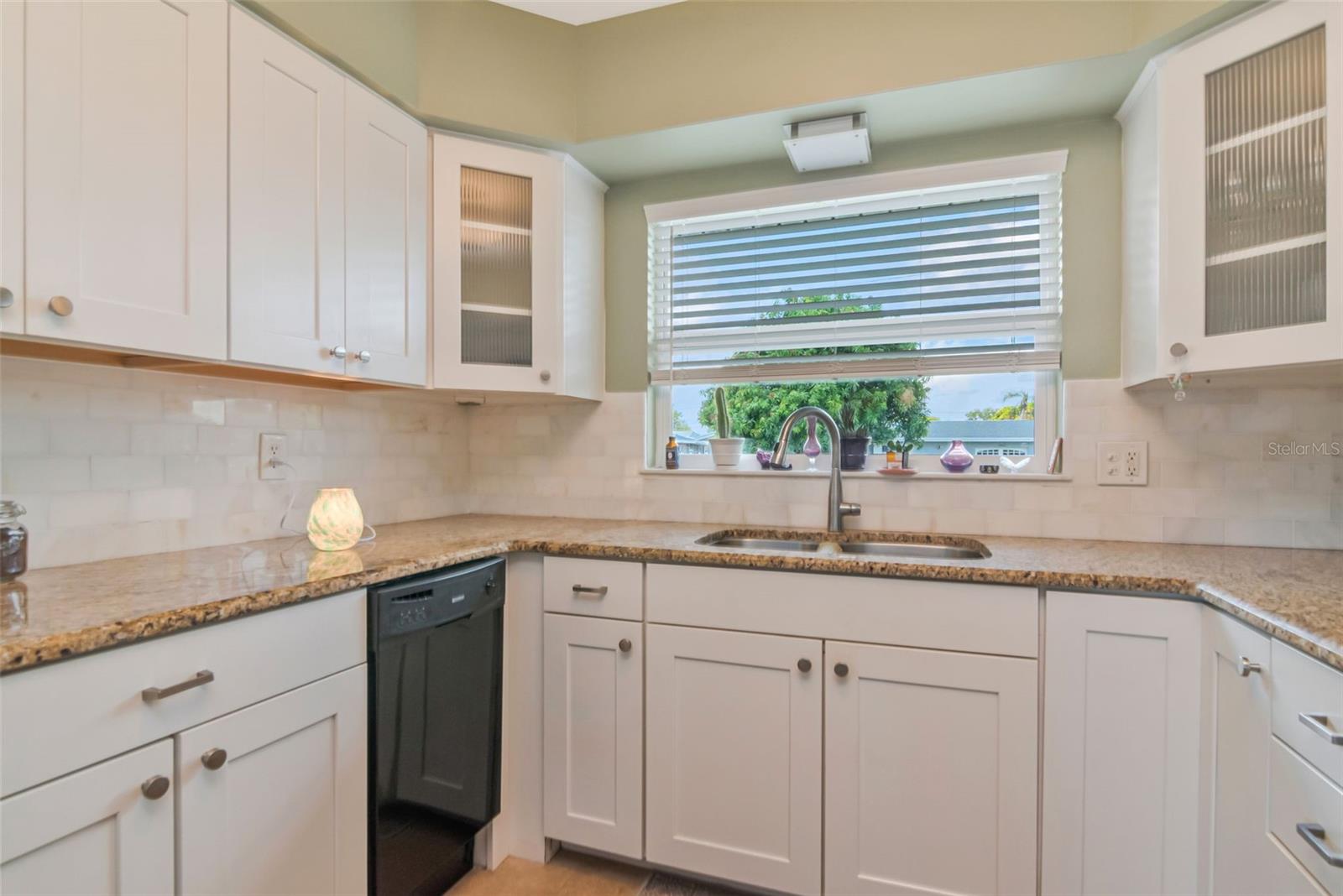1851 LOMBARDY DR — photo 13