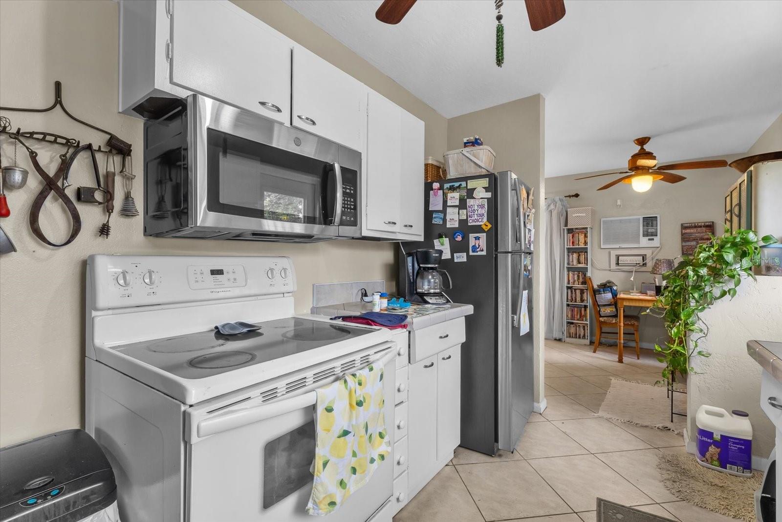 8392 MAUREEN AVE — photo 10