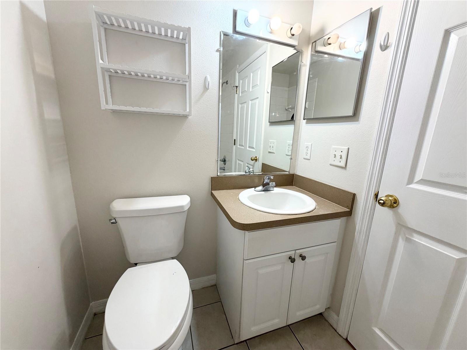 1717 W NASSAU ST #A — photo 17
