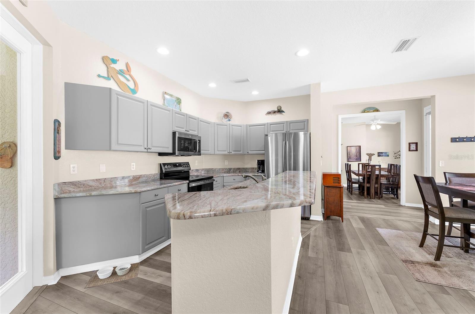 1935 SCARLETT AVE — photo 15
