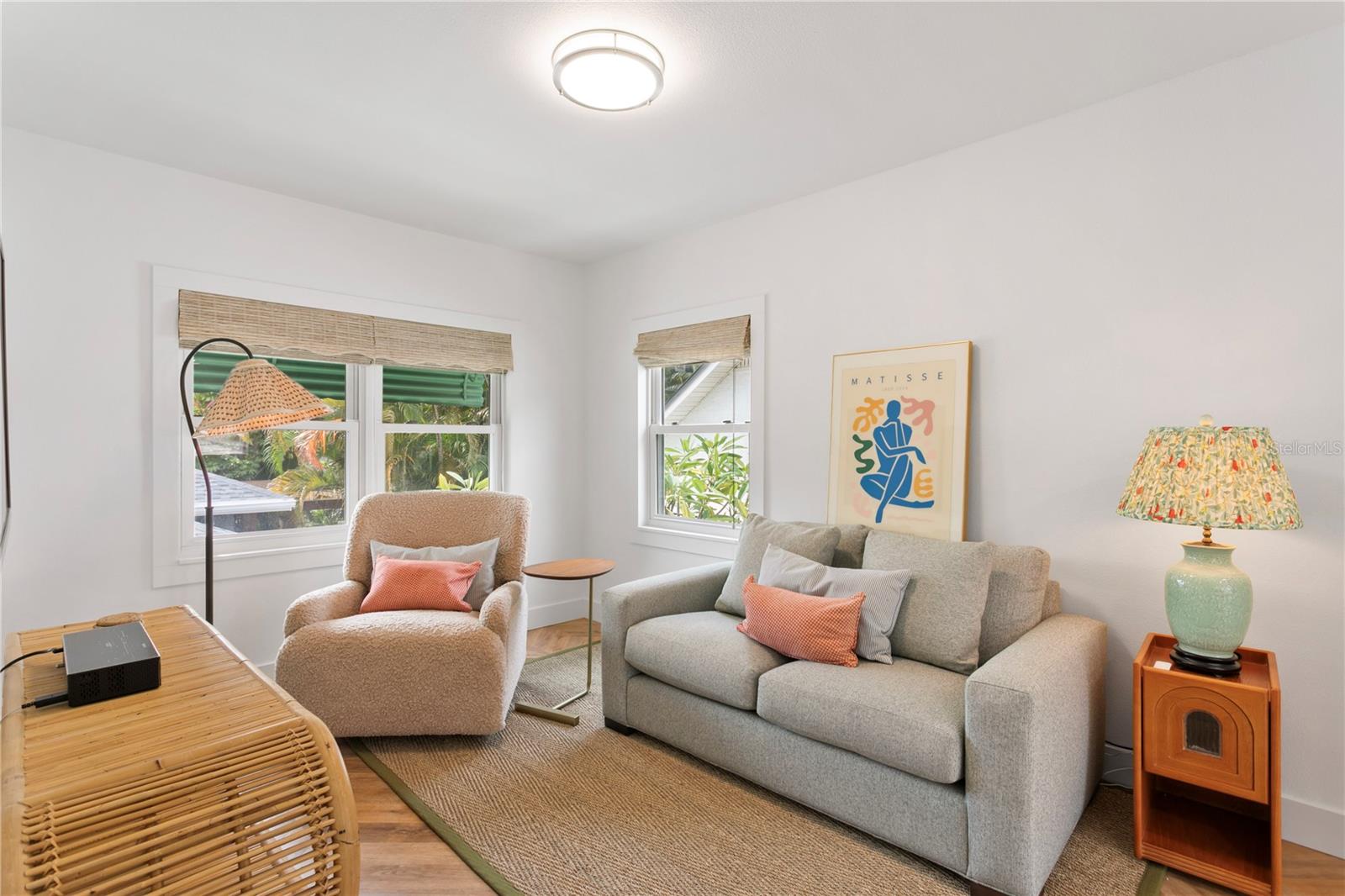 1716 OAK ST NE — photo 10