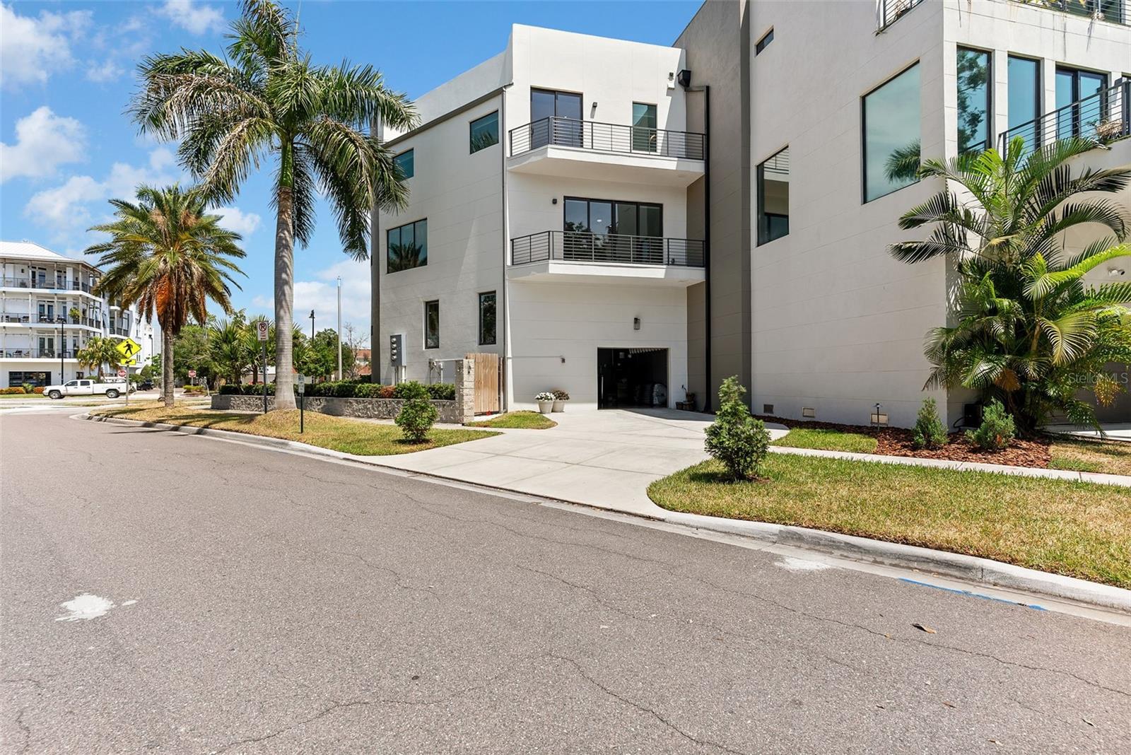 92 W DAVIS BLVD — photo 40