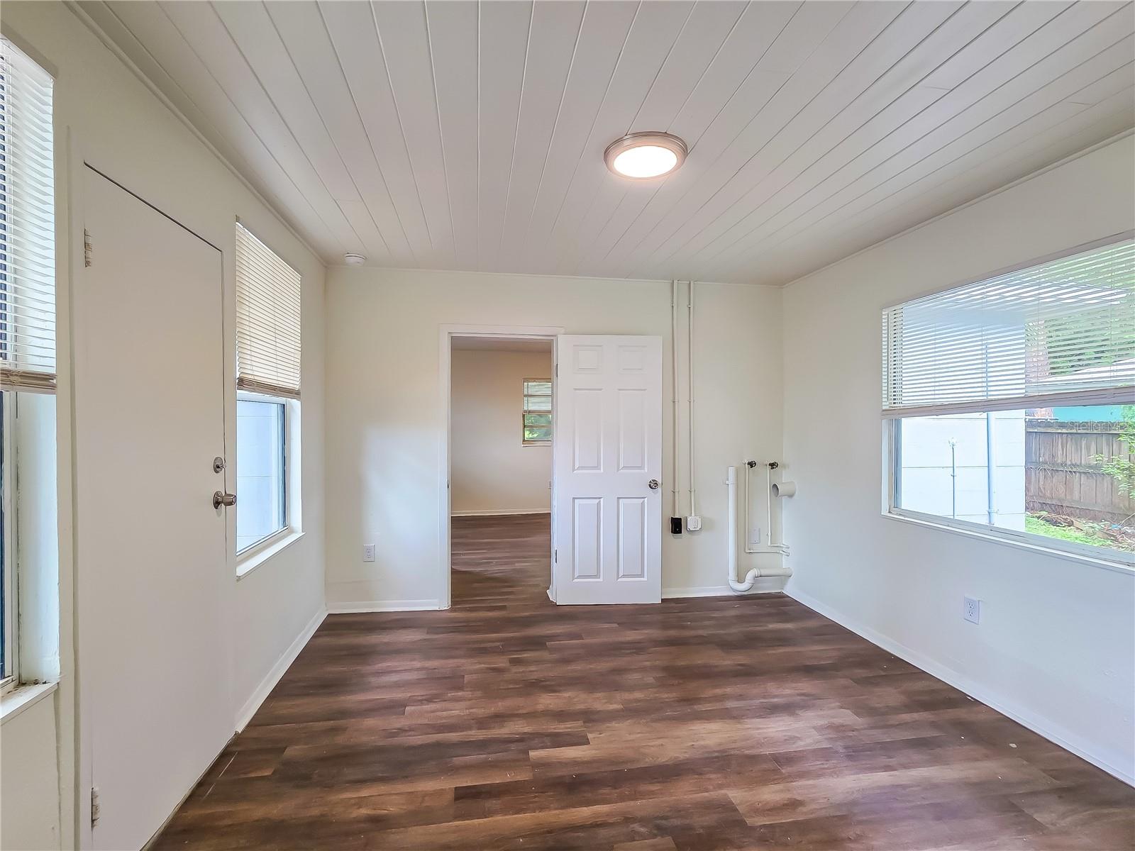 1745 FREEMAN ST S — photo 9