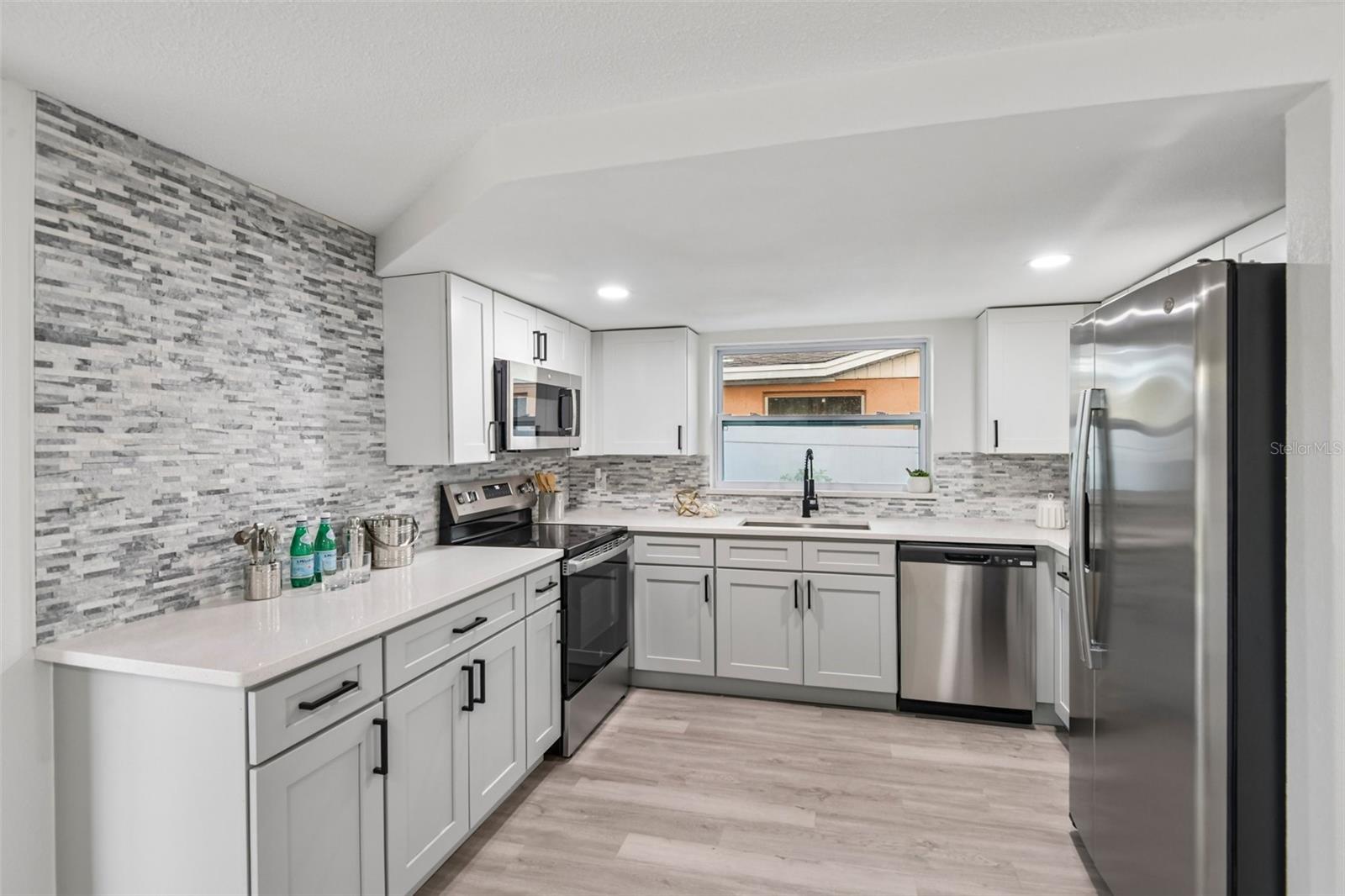 3400 SUPREME DR — photo 17
