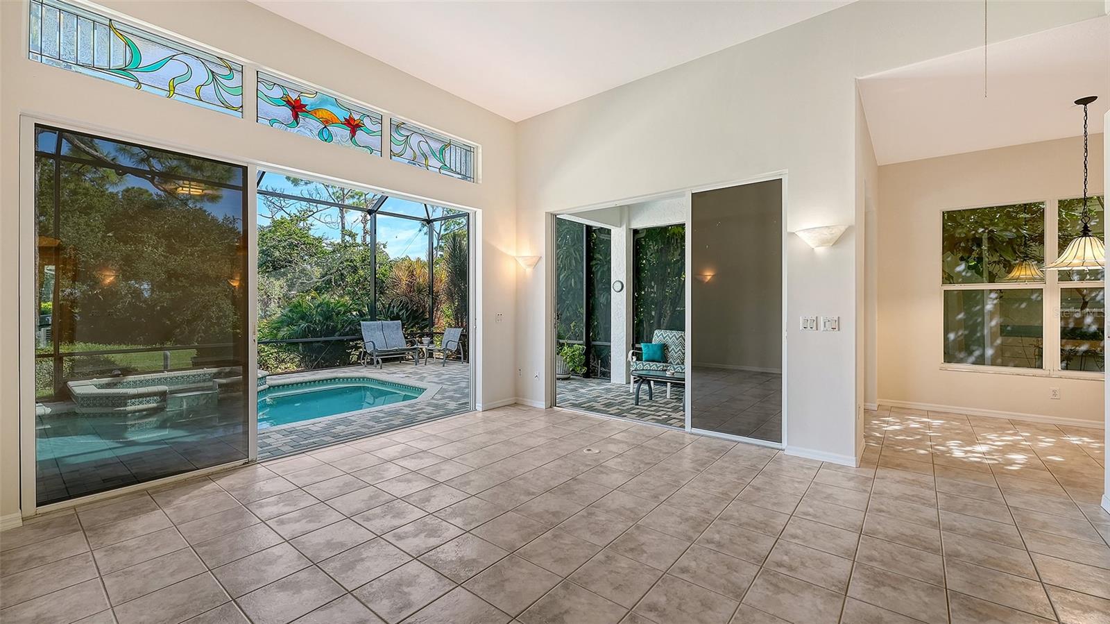 342 MELROSE CT — photo 10