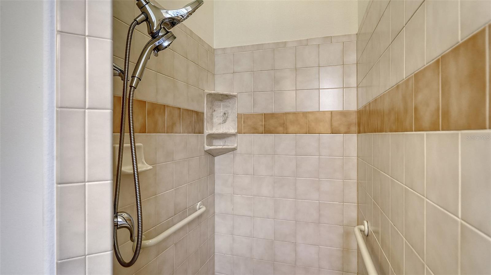 342 MELROSE CT — photo 27