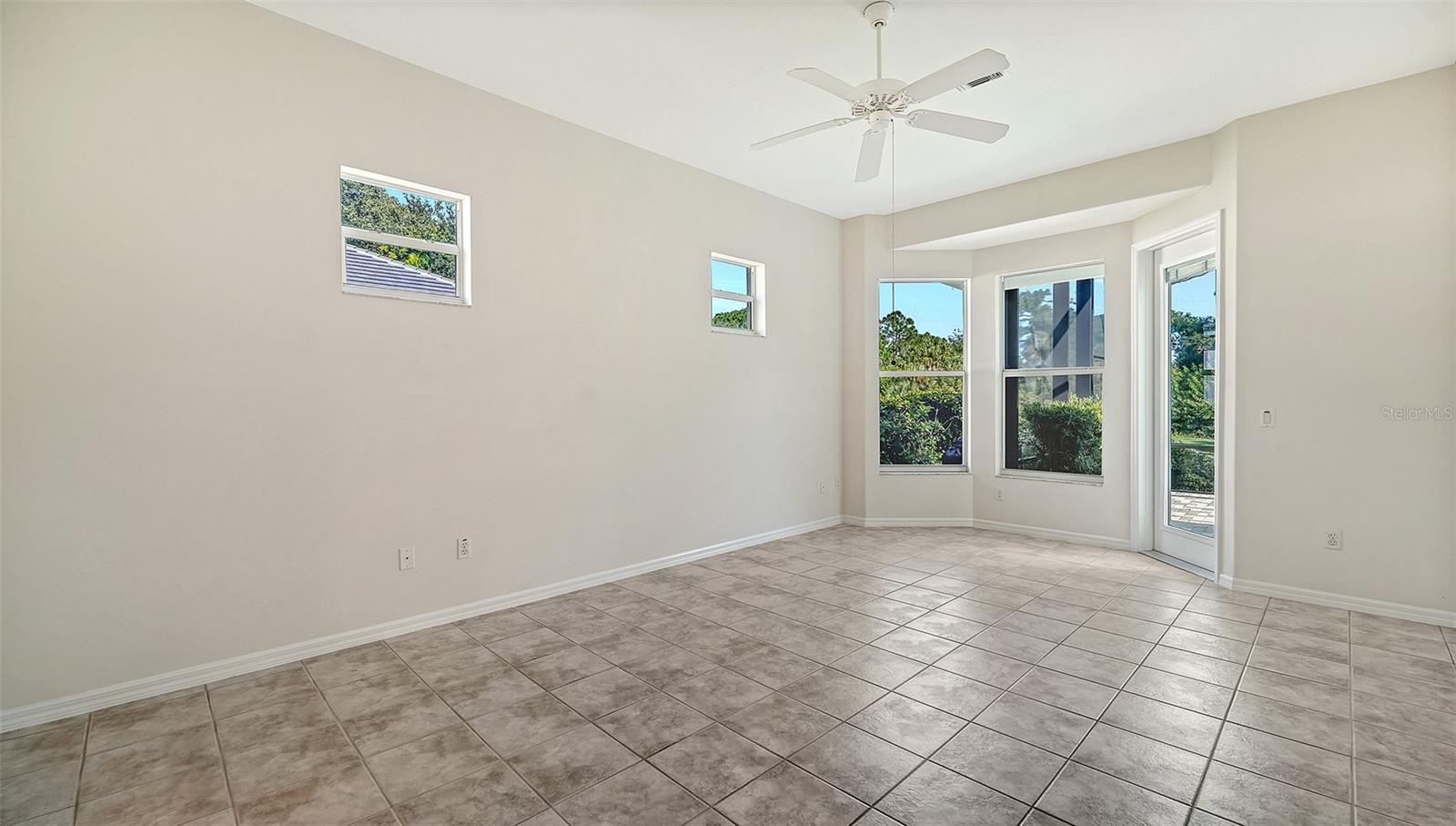 342 MELROSE CT — photo 21