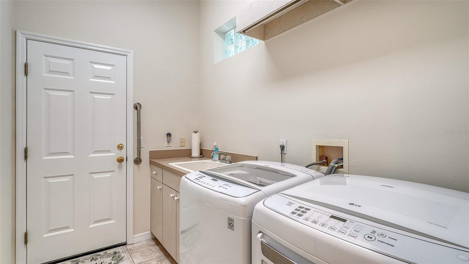 342 MELROSE CT — photo 32