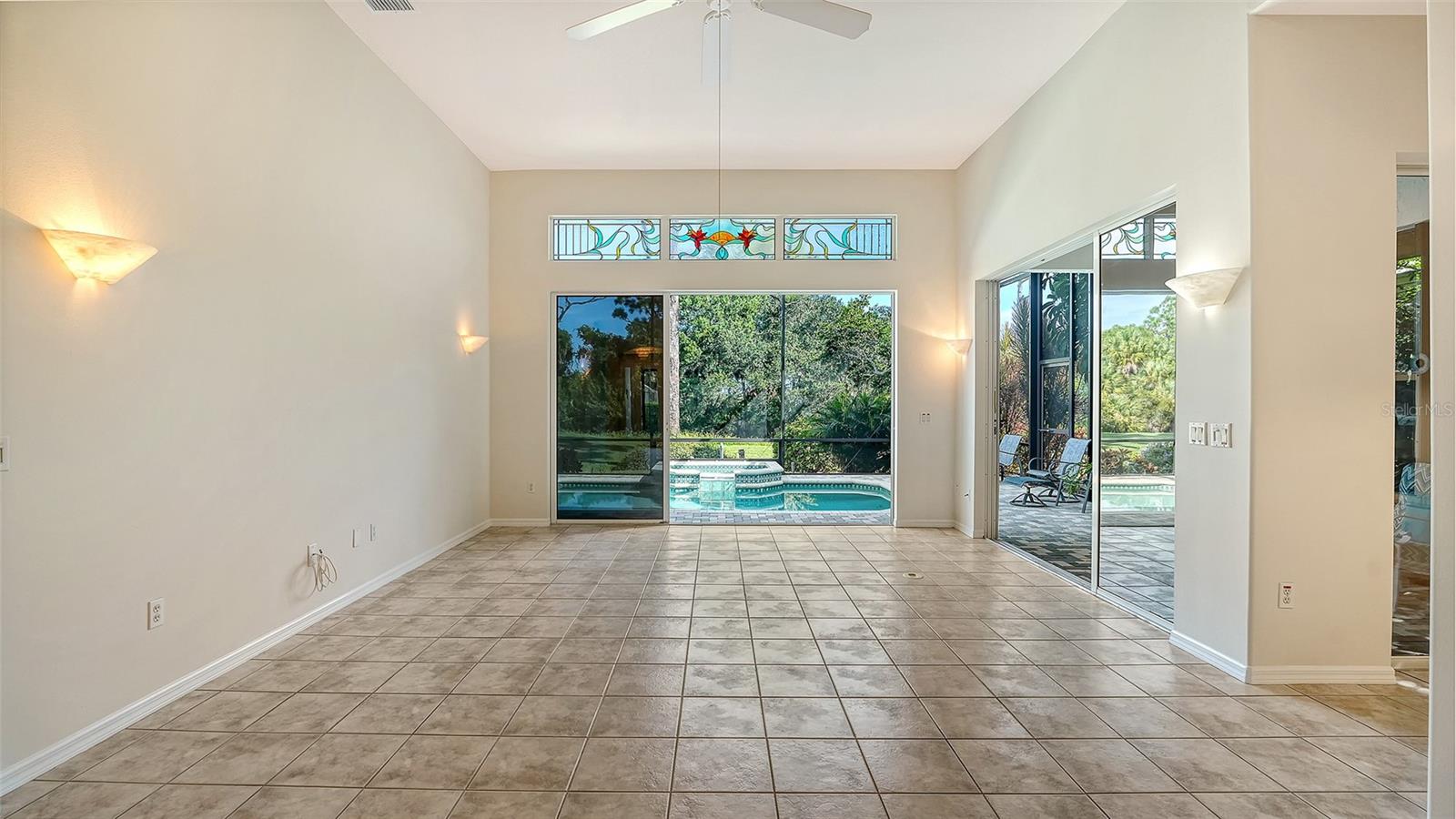 342 MELROSE CT — photo 11