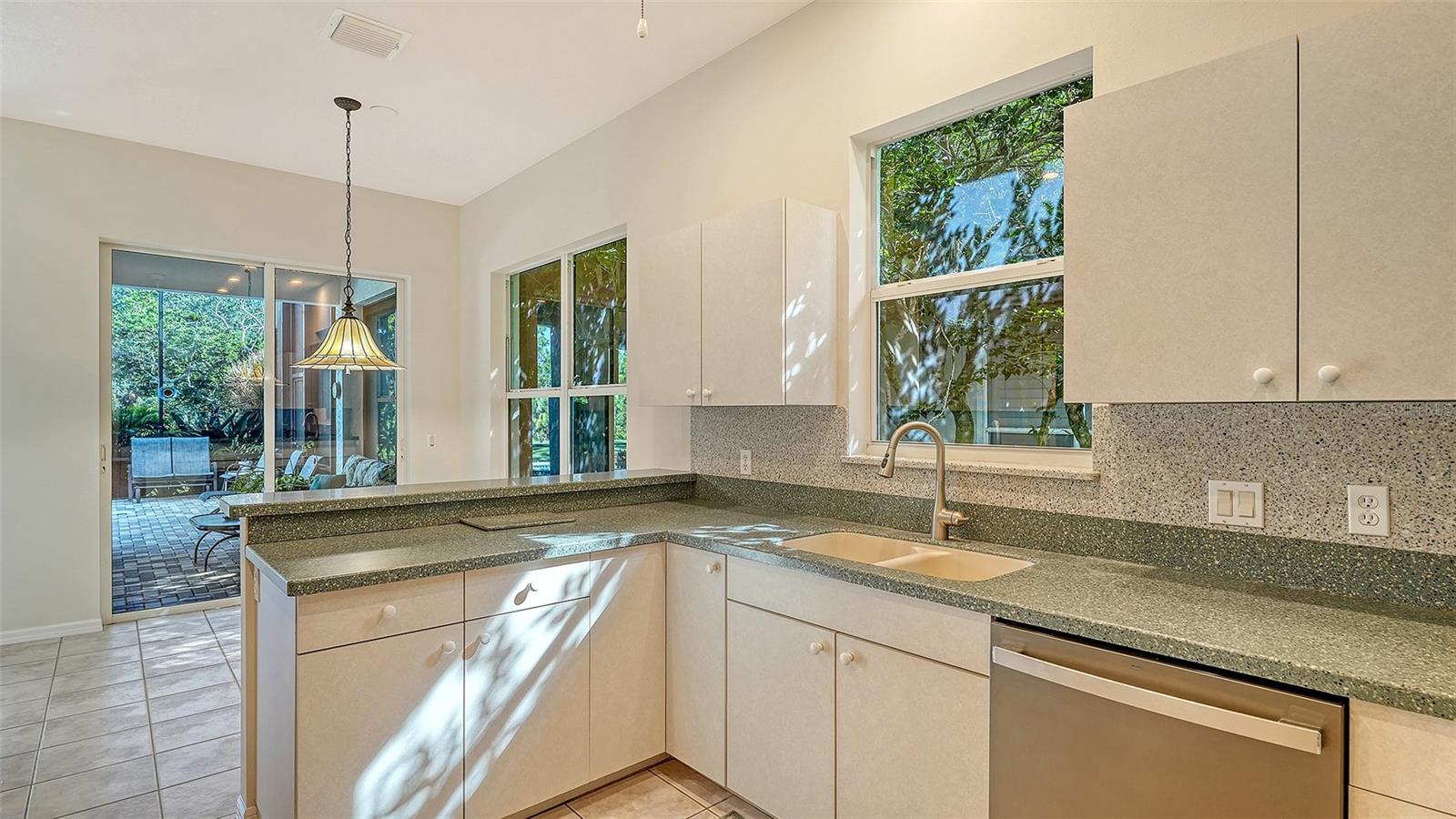 342 MELROSE CT — photo 19