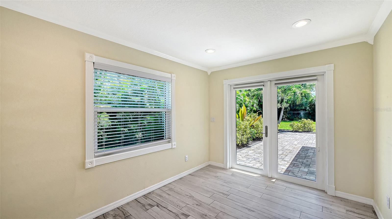 305 HILLS RD — photo 14