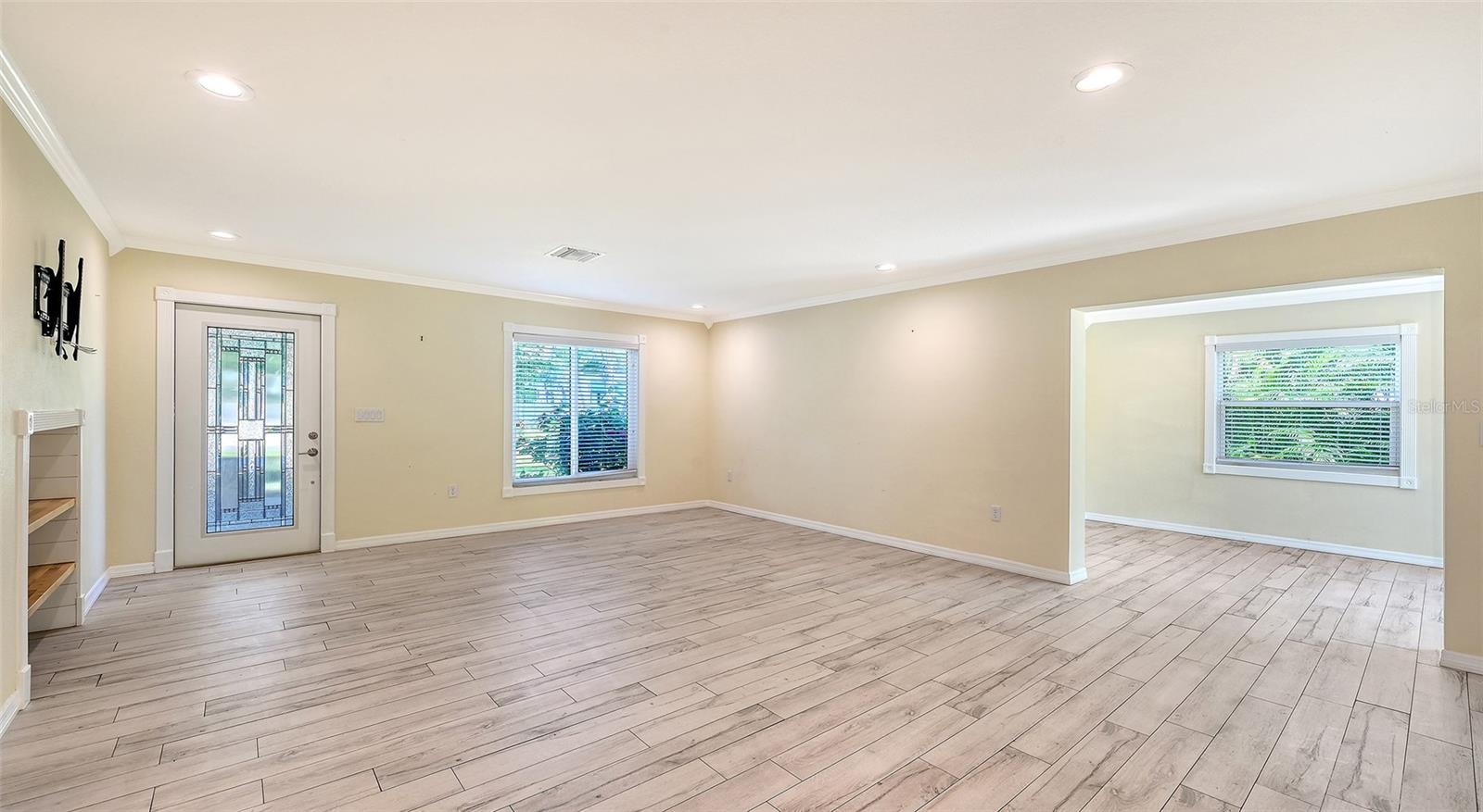 305 HILLS RD — photo 10